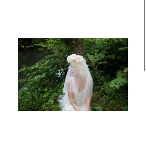 Wayfarer Bride NYC Handmade Pleated Veil - Picture 4 of 10